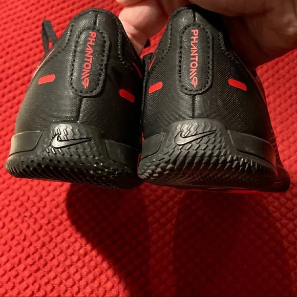 𝅺NIKE Sz 5-5.5Y Youth Kids' Grade School  Phantom GT Club IC Indoor Shoes - Picture 9 of 10